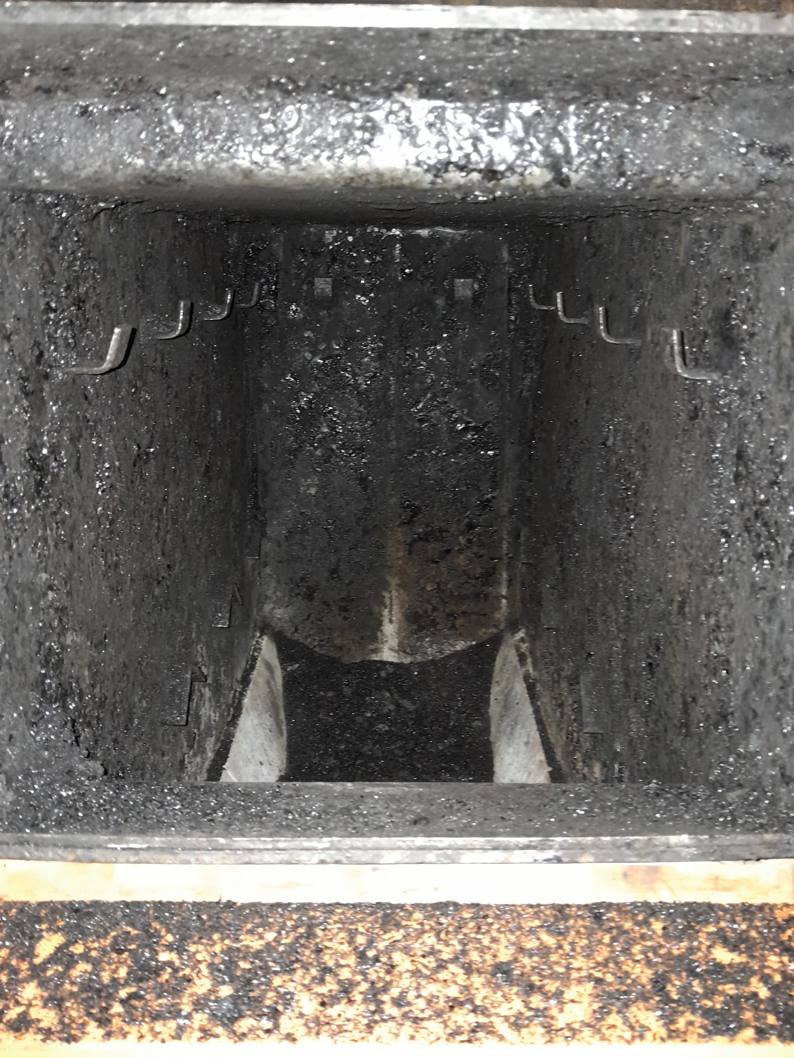 Chaudière à bois propre après entretien